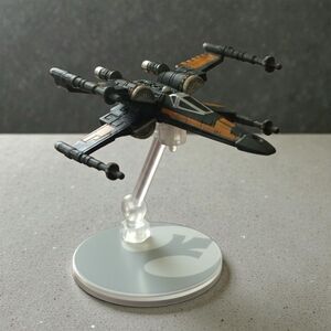 Star Wars Figurine Poes X Wing Fighter Starships 2016 w Flight Stand Hot Wheels